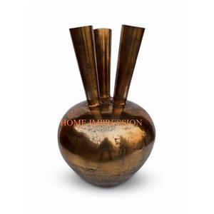 Vases et pots à fleurs en aluminium et métal de grande taille de grande qualité faits à la main - Product Image 2