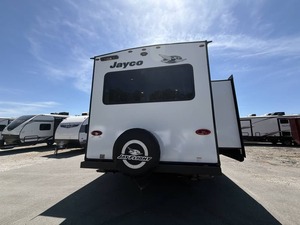 Nouvelle caravane Jayco Jay F-l-i-g-h-t S-l-x 334RTS 2026 à vendre pour le camping et les voyages - Product Image 4