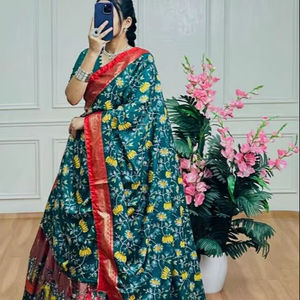 BARATI Tussar Soie Lehenga Choli Vêtements indiens et pakistanais fabriqués à la main d'Inde - Product Image 1