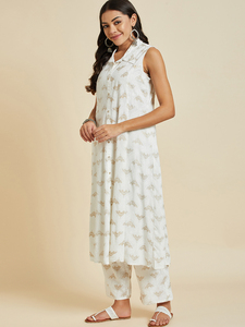 Dernier modèle de vêtements décontractés pour femmes prêts-à-porter en tissu rayonne Ensemble Kurta palazzo blanc à imprimé floral au prix de gros - Product Image 4