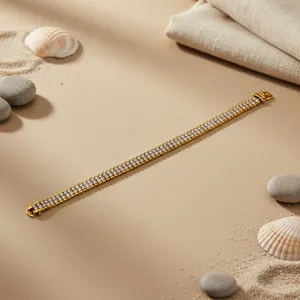 กำไลข้อมือคริสตัลชุบทอง 18K สุดหรูสำหรับผู้หญิง สวมใส่ได้ทุกวัน ดีไซน์สวยสง่าแบบ Channel Setting - Product Image 2