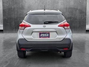 Nissan Kicks SV 2019 Usado, Color Oscuro, Tapicería de Tela, R17, Volante a la Izquierda - Product Image 5