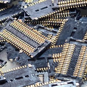 5000 connecteurs de 5x9 mm pour la récupération et le recyclage de la ferraille d'or - Product Image 1