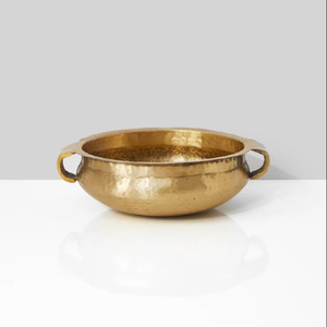 Cuenco de latón hecho a mano adecuado para servir aperitivos, postres o frutas secas en reuniones de estilo tradicional - Product Image 1