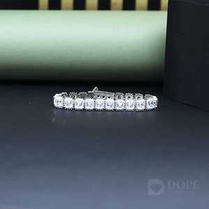 Pulsera adorable suelta de diamantes radiantes para mujer en oro macizo de 14kt con diseño exclusivo y para cada lugar - Product Image 3