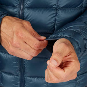 Blouson d'hiver pour homme de style urbain avec coupe moderne, rembourrage léger, impression de logo personnalisable, broderie et emballage prêt à la vente - Product Image 6