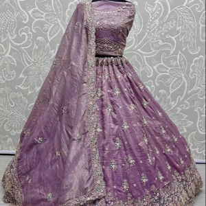 Diseñador Lehenga Choli Con Bordado Con Trabajo Hecho A Mano De Pipa De Cristal Y Motivo De Trabajo - Product Image 1