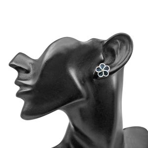 Pendientes de tuerca finos de plata 925 de alta calidad 1,04 Ct tachuelas de flores de racimo de diamantes blancos y azules naturales - Product Image 4