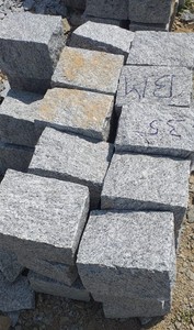 Pavés en granit gris indien 10x10 cm, surface flammée, bord scié, pavés pour allées, parking, décoration en pierre, 5 ans et plus - Product Image 3