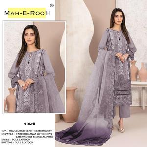 Traje pakistaní de alta demanda con texturas ricas en telas en capas para un uso lujoso a precio mayorista - Product Image 4