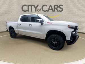 Chevrolet Silverado 1500 Limited LT Trail Boss d'occasion en bon état, conduite à gauche, turbo, traction avant, jantes R18, régulateur de vitesse adaptatif, sièges en cuir, voitures légères à vendre - Product Image 2