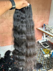 Trame de cheveux vierges naturels indiens bruts, cheveux ondulés soyeux doux, donneur unique, extensions de cheveux ondulés indiens noirs - Product Image 3