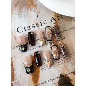 Midnight Devotion - Uñas Postizas Elegantes y con Estilo - Product Image 1