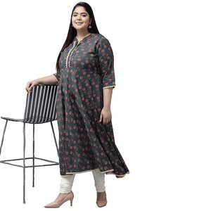 ชุดคุर्ติอานาร์กาลีผ้าฝ้ายสีเทาพิมพ์ลายดอกไม้สำหรับผู้หญิงไซส์พลัส พร้อมเสื้อและเสื้อเชิ้ตประดับลายดอกไม้ - Product Image 6