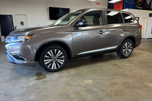 Mitsubishi Outlander ES AWC USADO de 2019 - Product Image 3