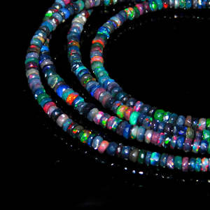 Perles d'Opale Noire Naturelle d'Éthiopie Welo, Facettées Rondelles 4-6mm, Fil de 16 Pouces, Fournisseur en Gros de Perles de Pierres Précieuses pour Bijoux - Product Image 1