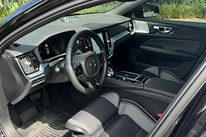 Parfaitement propre, occasion 2024 pour V60 Recharge T8 Polestar Engineered, conduite à gauche, sièges en cuir, caméra de recul - Product Image 2