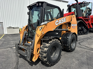 Chargeuse compacte sur pneus Case SR240B 2025 avec accessoires et option hydraulique auxiliaire à haut débit – Distributeur près de chez moi - Product Image 5