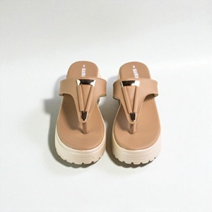 รองเท้าแตะส้นแบนหนาลำลองสีเบจ712 F - Product Image 2