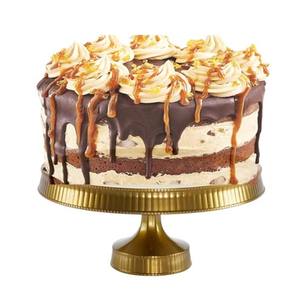 Support à gâteau en aluminium doré avec rebord texturé Design de piédestal élégant Finition durable Parfait pour les fêtes, les mariages et les desserts. - Product Image 2