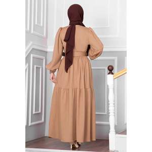 Beliz Robe hijab ceinturée en mousse miel - Product Image 3