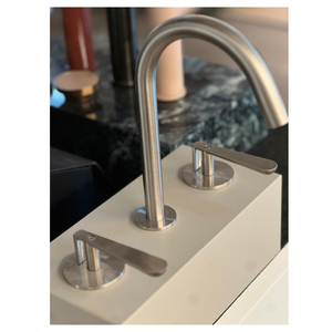 Grifo Mezclador de Lavabo de Pared LT211S de Acero Inoxidable con Diseño CEA de Primera Calidad y Caño Cilíndrico - Product Image 4