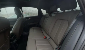 Auto Usado en Excelentes Condiciones, <span class=keywords><strong>Audi</strong></span> Q4 <span class=keywords><strong>e</strong></span>-<span class=keywords><strong>tron</strong></span> <span class=keywords><strong>Sportback</strong></span> Premium Plus <span class=keywords><strong>55</strong></span> quattro SUV 2025, Envío a Todo el Mundo - Product Image 3