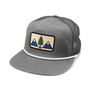 Venta al por mayor de gorras de camionero de 5 paneles sin estructura de malla personalizada con logotipo de parche bordado de ala plana gorras deportivas de cuerda de alta calidad para correr - Product Image 1