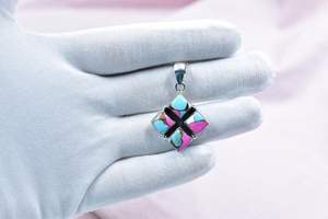 Colgante de Dalia de Caramelo de Algodón Hecho a Mano, Plata de Ley con Cadena Ajustable, Rodio y Bisel Chapado en Oro - Product Image 4