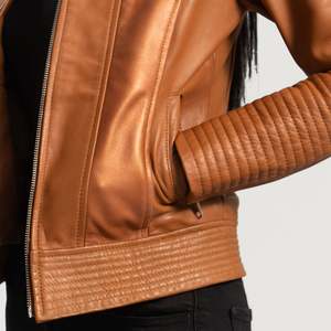Elegante Chaqueta de Cuero Estilo Motero Color Bronceado Otoñal - Product Image 6