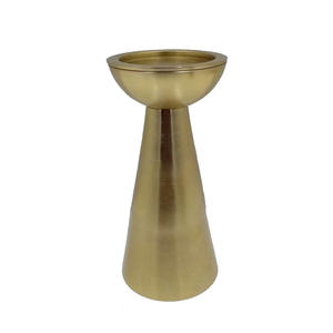 Vente chaude Métal Bougie Pilier Titulaire Or Fini Pour La Maison De Mariage De Noël Table Éclairage Décor À La Main En Vrac - Product Image 1