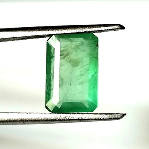 พลอยมรกตธรรมชาติคุณภาพสูงขายส่ง น้ำหนัก 4 กะรัต ทรงรีแบบกำหนดเอง พลอยสีเขียว พร้อมใบรับรองการประเมินจากบุคคลที่สามสำหรับเครื่องประดับ - Product Image 4