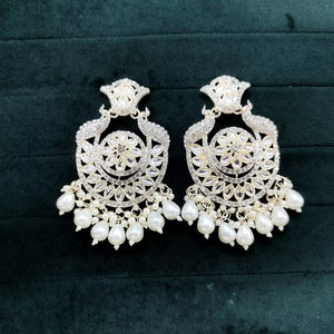 Boucles d'oreilles traditionnelles de haute qualité pour femmes bijoux vintage du patrimoine ethnique indien idéal pour les festivals, les mariages - Product Image 1