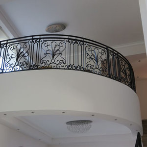 Élevez le quotidien avec des balcons en fer du Vietnam où les détails faits à la main rencontrent un design intrépide et une fierté culturelle - Product Image 1