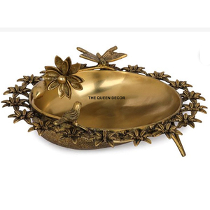 Bol en métal décoratif fait à la main, finition dorée antique polie, pour servir, bords de qualité supérieure, vaisselle artisanale - Product Image 1