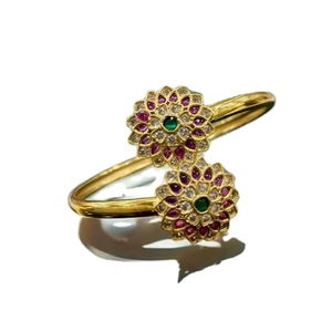 กำไลข้อมือเลียนแบบดีไซน์ลายดอกไม้ทับทิมมรกตชุบทองสไตล์ชนเผ่า - Product Image 1