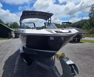 Yamaha 222SD de 2023 d'occasion, jet-boat de 22 pieds, est un choix exceptionnel pour les amateurs de bateaux, 360 chevaux avec remorque gratuite à vendre - Product Image 2