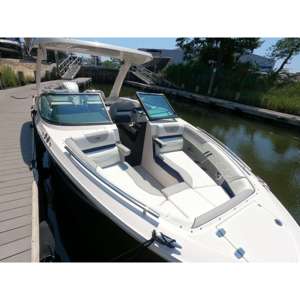 Accesorios para el Yamaha Regal LX6 ULTIMATE 2026, Motor Yamaha, Capacidad de Combustible de 92 Galones, Garantía de 5 Años, Casco Estructural con Garantía de por Vida - Product Image 2