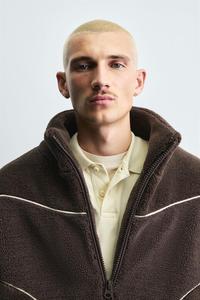 Veste matelassée en polaire Sherpa personnalisable unisexe réversible avec doublure en laine garniture en fourrure de mouton et broderie pour l'hiver - Product Image 4