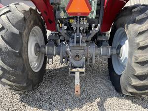 Tractor Agrícola Usado Massey Ferguson 4610M de 2015 con Motor, Bomba, Caja de Cambios y Rodamientos - 100 HP 4500 kg - Product Image 3