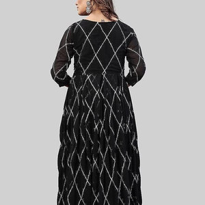 Robe de soirée mi-longue élégante pour femmes légère à séchage rapide nouveauté Style pakistanais solide Services OEM/ODM disponibles pour - Product Image 5
