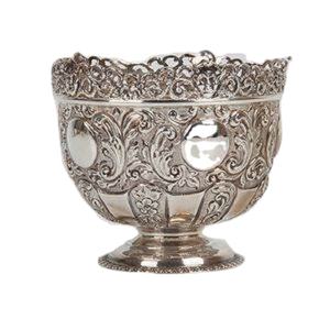 Diseño en relieve Latón Metal Fancy Food And Fruit Bowls Venta al por mayor Decoración de mesa Comida y postre Servidor Ware Bowls para la venta - Product Image 1