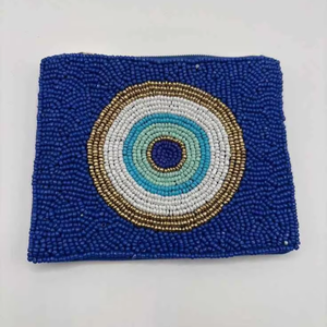 Porte-monnaie en perles de rocaille en forme de cœur, ce porte-monnaie est la combinaison parfaite de style et de commodité, sac par MD HANDICRAFTS - Product Image 1