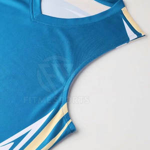 Conjunto de camiseta de baloncesto sublimada Premium con diseño personalizado Conjunto de uniforme de baloncesto de dos piezas con costuras duraderas - Product Image 3