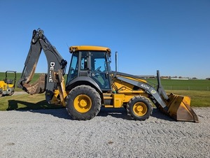 Retroexcavadora John Deere 410K Usada del 2015 con Cargador Frontal, Bomba Hidráulica MOOG, Capacidad de Carga de 200 Toneladas, Motor Perkins en Venta - Product Image 4