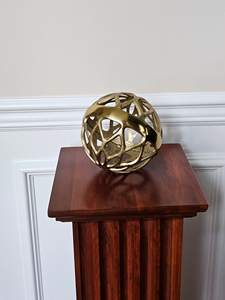 WB INC INDIA - Jarrón de Escultura de Arte Metálico Dorado Moderno, Pieza Decorativa de Mesa para Decoración del Hogar - Product Image 4