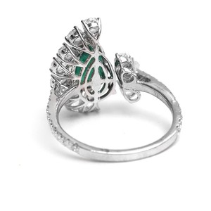 Anillo de Diamantes de Corte Brillante Eternity Original 2024elle, Certificado IGI, Diamante Verde VVS, Oro de 18K, Engaste en Canal, Religioso - Product Image 5