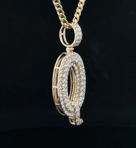 Elegante nuevo colgante de oro amarillo Hip Hop de 14 quilates con diamante simulado y moissanita 925 Plata corte princesa inicial 'Q' chapado en oro - Product Image 2