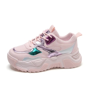 Chaussures en gros pour femmes, nouveaux modèles, chaussures de sport vulcanisées à semelle épaisse, chaussures décontractées respirantes et tendance pour femmes - Product Image 1