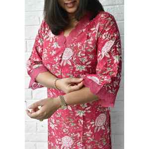 Conjunto de Kurta de Algodón Modal con Estampado Artesanal Bagiya en Rosa Coral, Estilo Urbano para Mujer - Vestido Elegante Largo hasta el Suelo con Pantalones Transpirables - Product Image 2